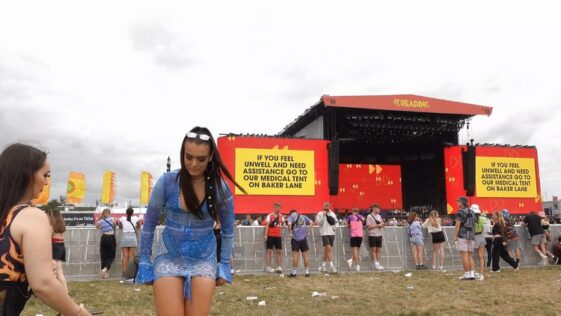 Scratchy Shooter Sexy Girl in Festival Booty