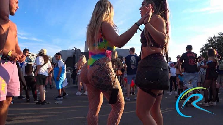 RaveCandids v2 Pawg In Colorful Swim Suit