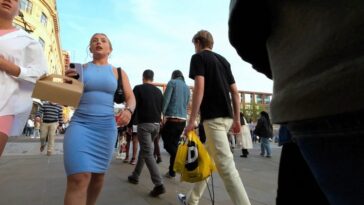 Scratchy Shooter Beautiful Boody in Dress