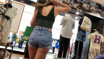 Sexy Teen in Tight Shorts Legs