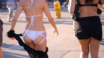 Eyegasm Nice slim body in White Bikini