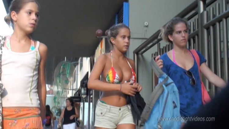 Candidtightvideos Teen Walking in Bikini