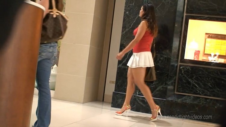 Candidtightvideos Girl in Miniskirt Sexy Legs