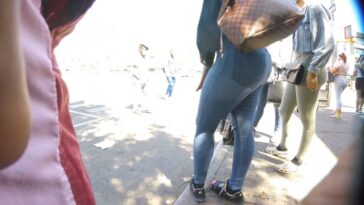 JHBooty Shooter Big Booty Latina in Sexys Jeans