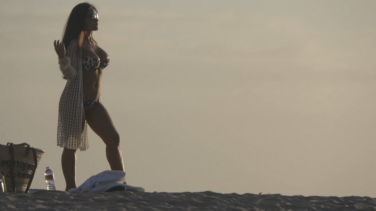 Candid Califas Latina with Amazing Body on the Beach