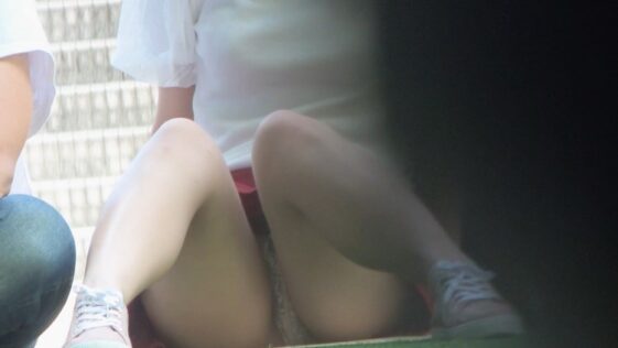 Asian JAV Pcolle Showing Underwear in the Park