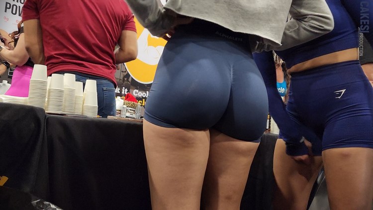 Sexy Booty in Mini Short Spandex Gymshark