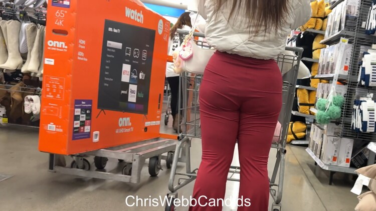 Asian Thick Booty in Short Red Spandex Pants